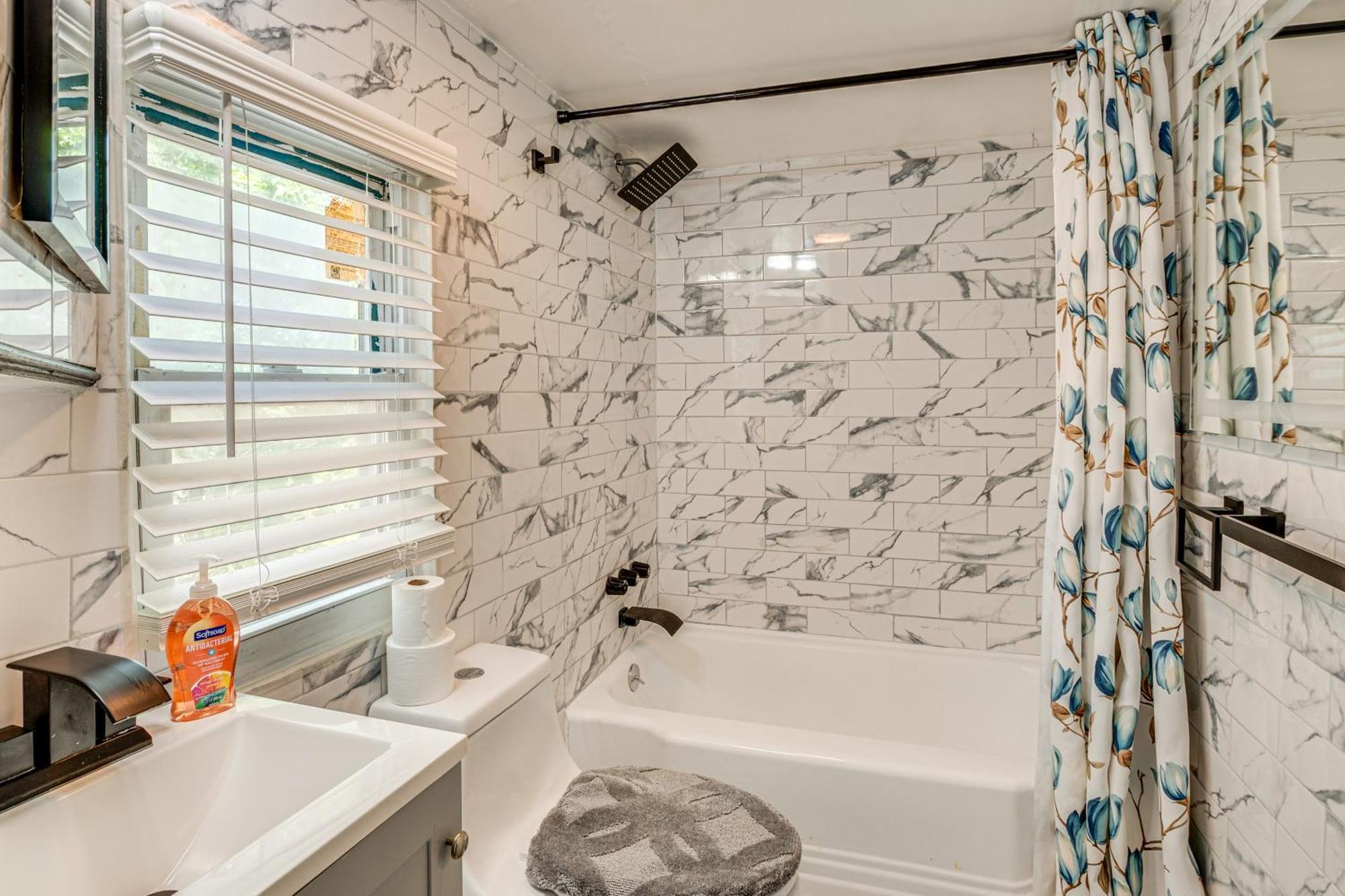 Cozy Condo About 11 Mi To Manhattan, Pets Welcome ทีเนค ภายนอก รูปภาพ